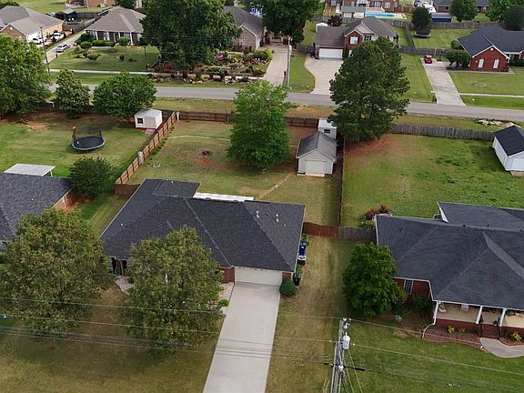 4th image of 211 Williston Dr