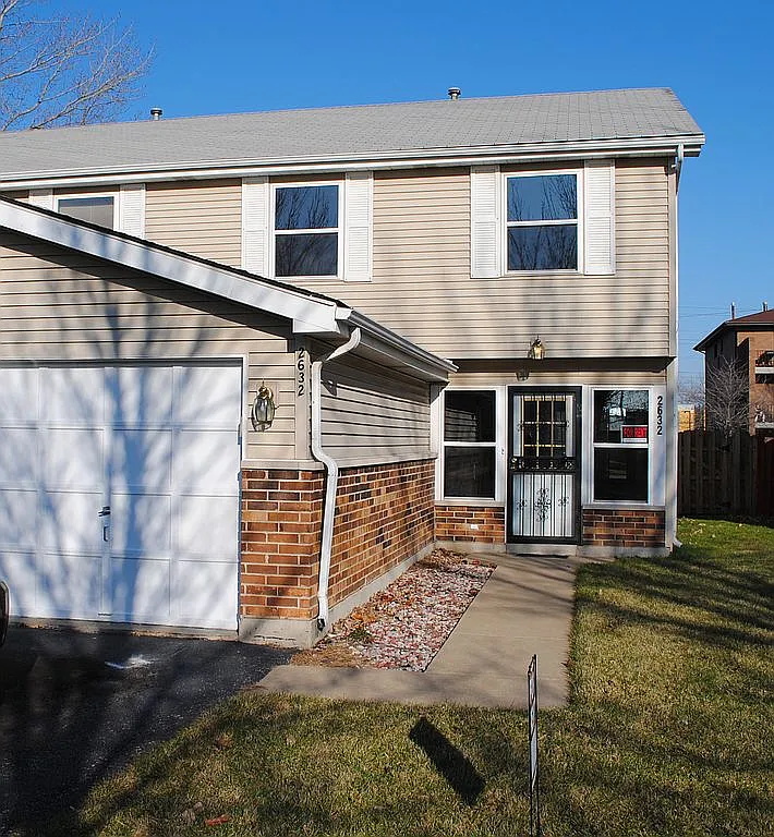2632 E Martha Pl photo 1