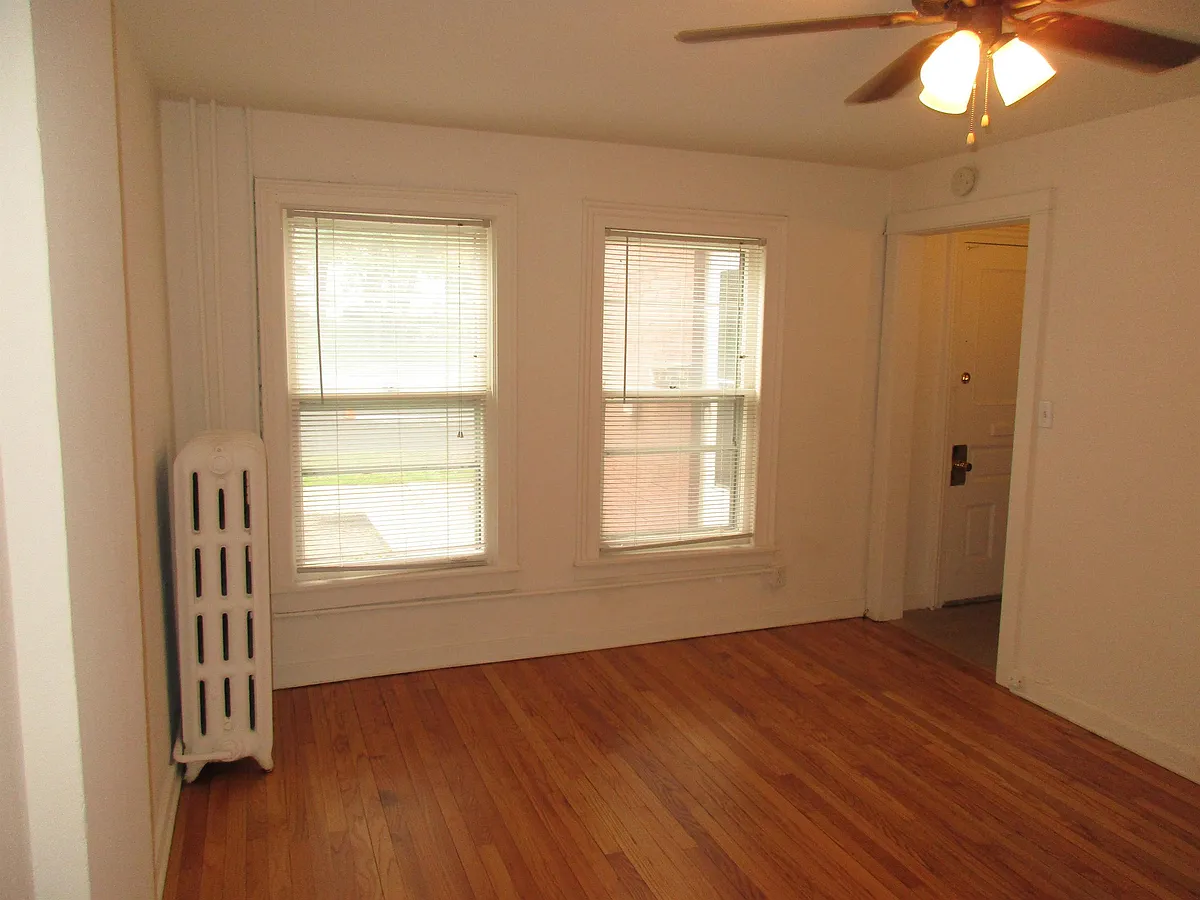 Building Photo - 121 E Gorham St