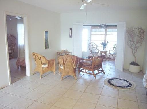 4th image of 1118 Lake Ter APT 106