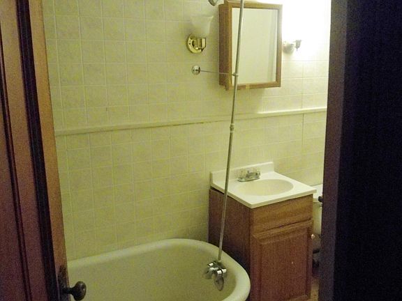 5th image of 409 Richmond Ave #4B
