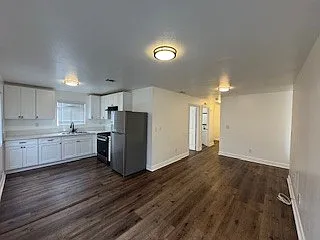 410 E 105th St — Photo 3