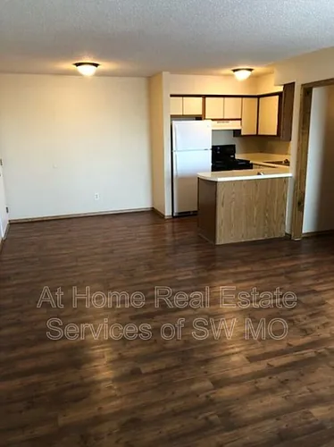 2856 S Rogers Ave #7 Photo 1