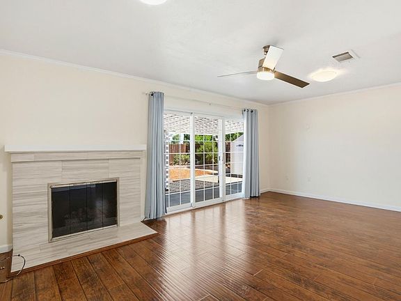 4th image of 6924 Wisteria St