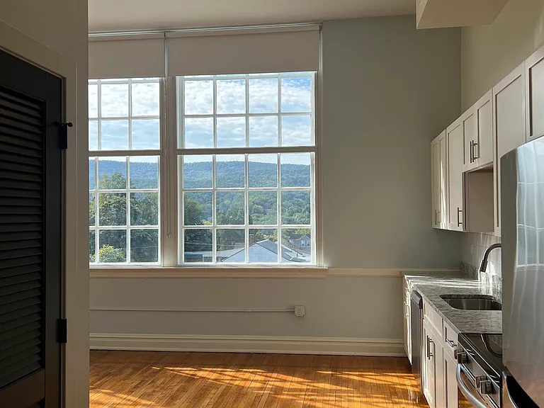 Pulaski Lofts — Photo 15