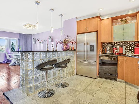 4th image of 1902 Bergen Ave #11A