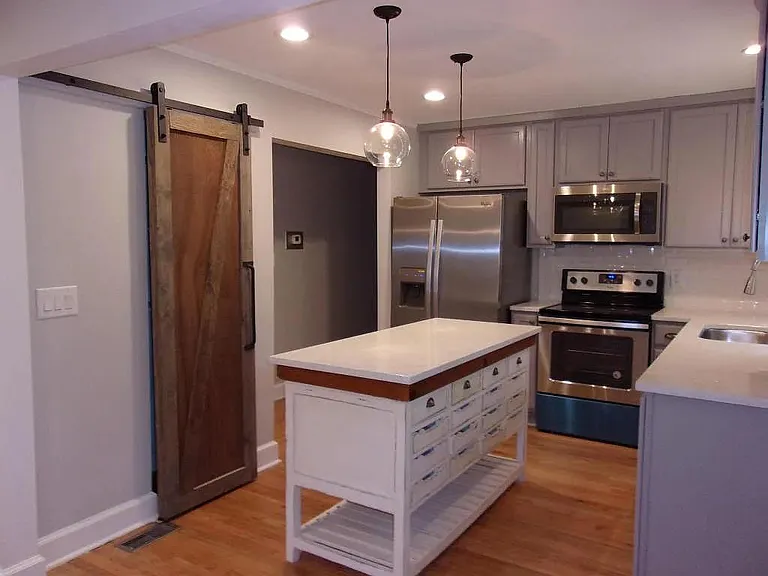 930 N Saylor St — Photo 15