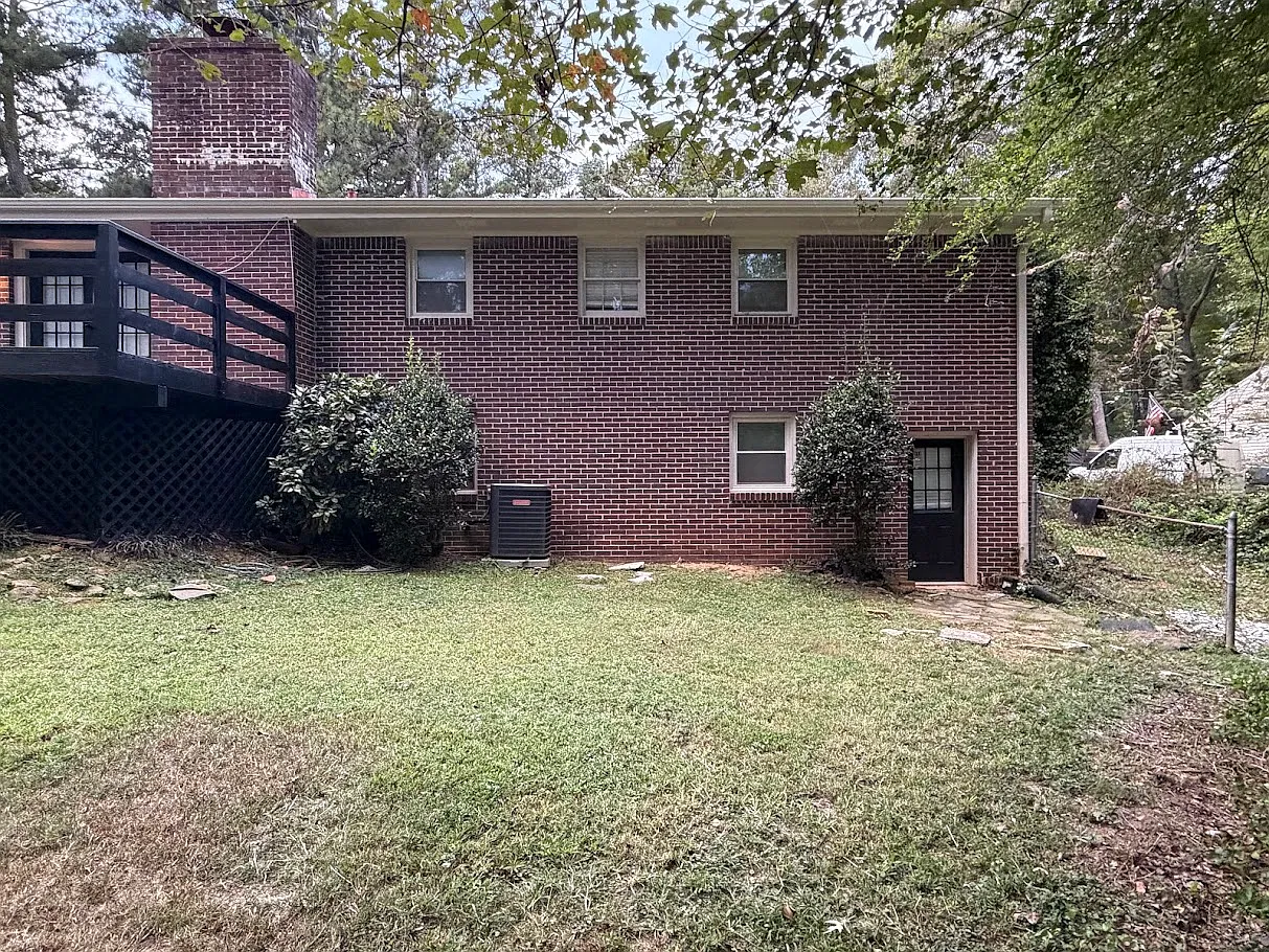 5 bed, 2716 sqft, $925 — Photo 3