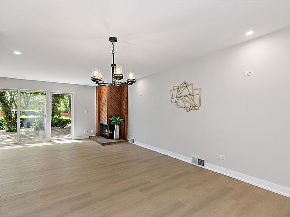 5th image of 2013 Post Oak Pl