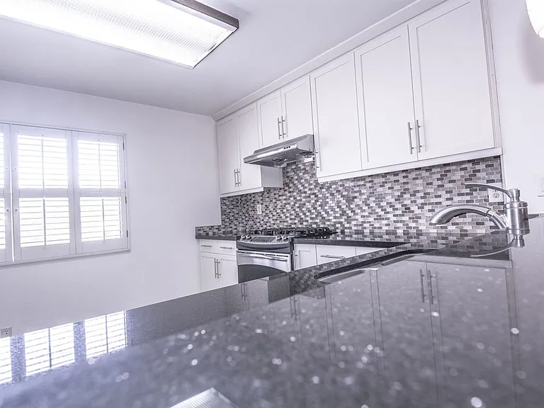848 W Huntington Dr #28 — Photo 11