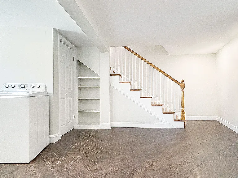 1043 Winthrop Ave — Photo 14