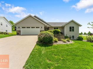 517 Lucky Trl, Mount Horeb, WI 53572