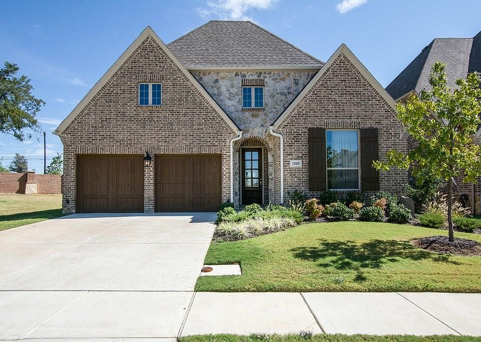 1st image of 1108 Steele Ln