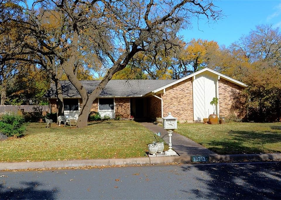 1st image of 10713 Fountainbleu Cir