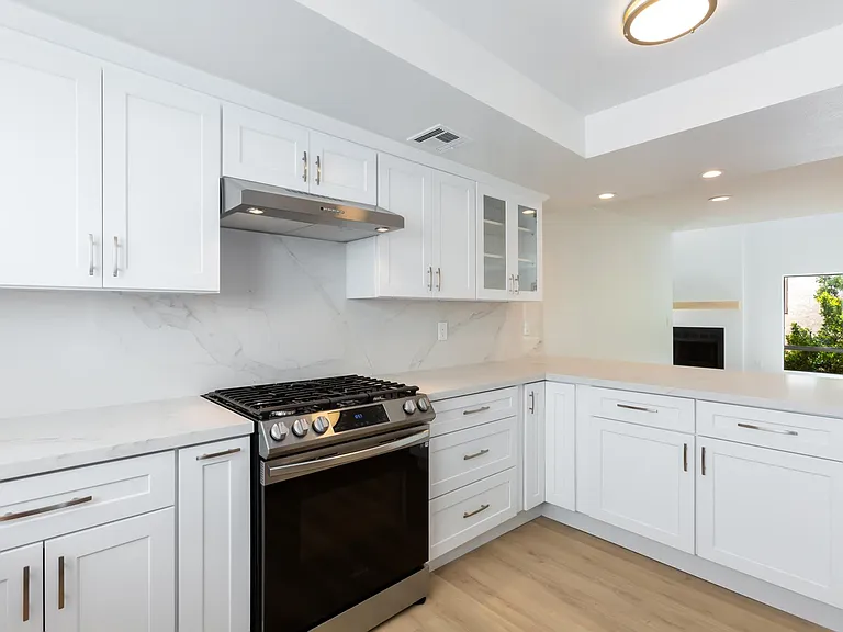 1738 S Bentley Ave #302 — Photo 15