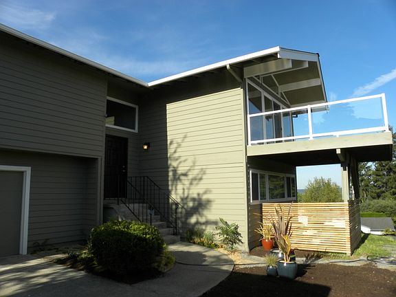 4th image of 6437 Madrona Dr NE