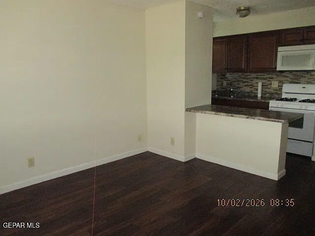 Studio, 1.0 bath, 600 sqft, $625 — Photo 2