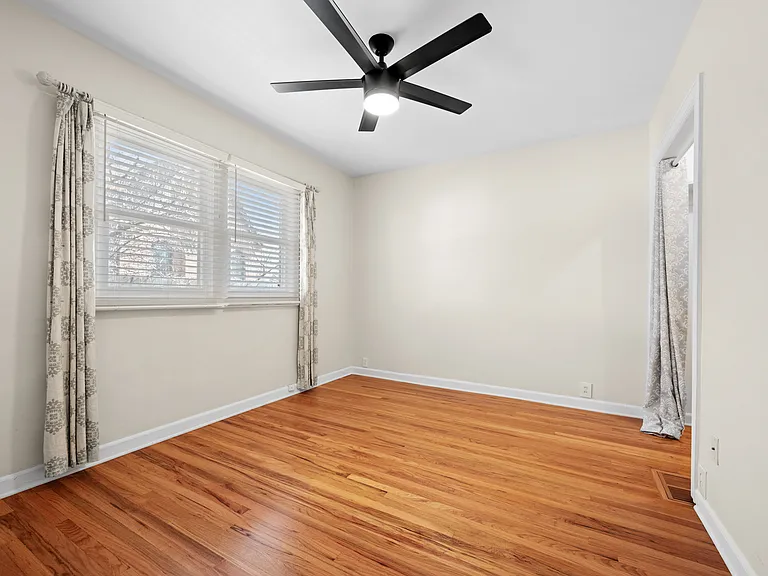 Bedroom #1