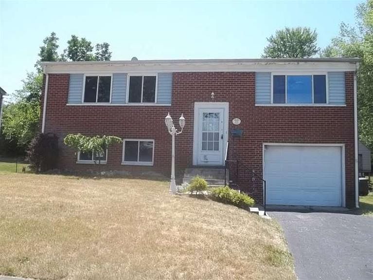 1st image of 330 Farnsworth Dr