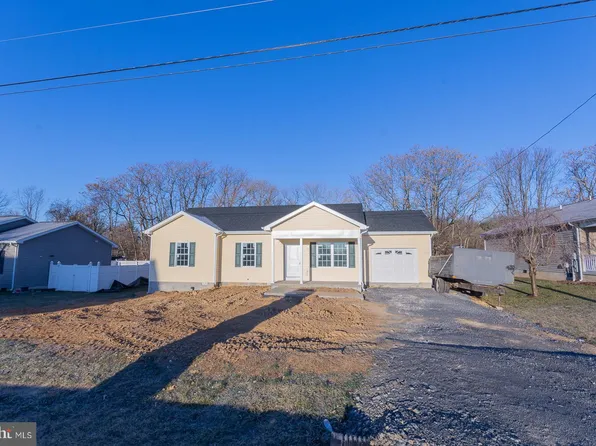 604 Wendover Dr, Bunker Hill, WV 25413