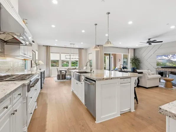 5468 Reef Cir, Carlsbad, CA 92008