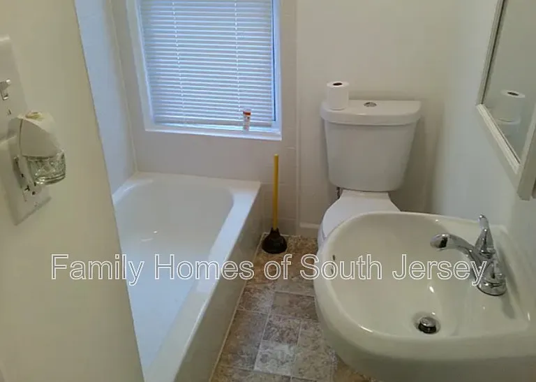 810 N Church St — Photo 5