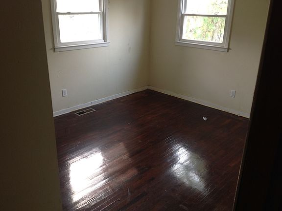5th image of 3010 Hillside Ave