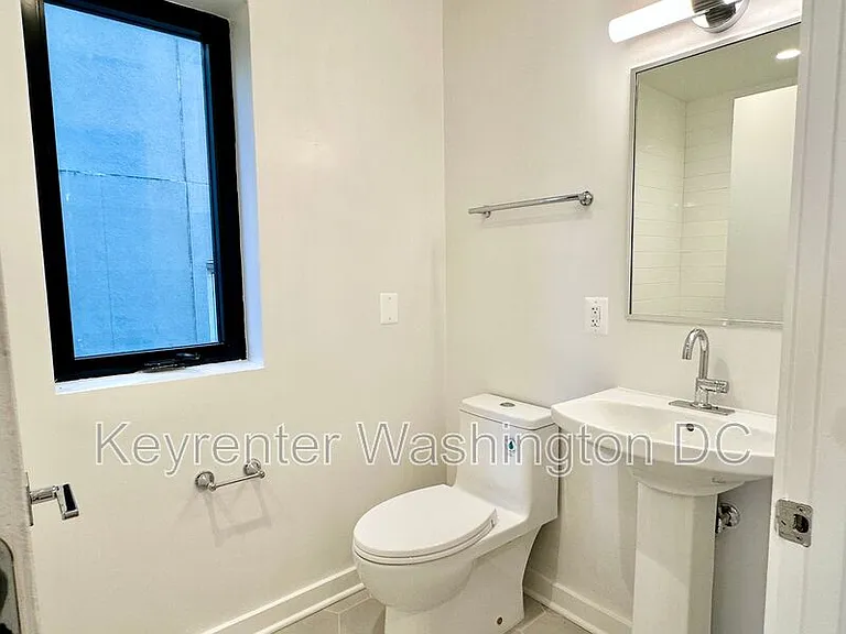 1460 Belmont St NW #102 — Photo 10
