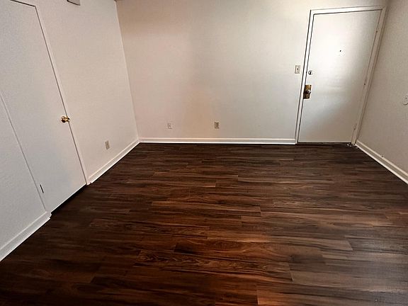 3rd image of 904 Pershing St APT B