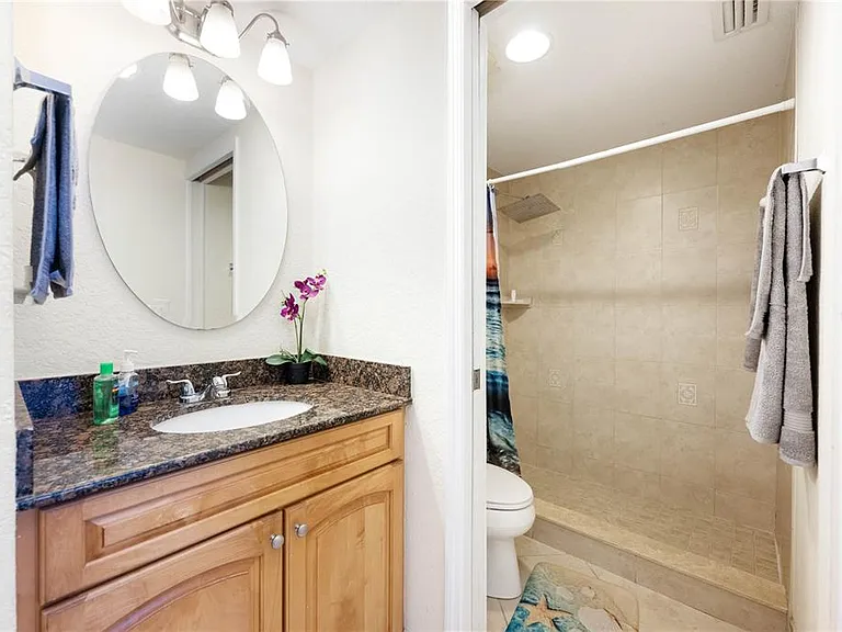 445 Hamden Dr #302 — Photo 18