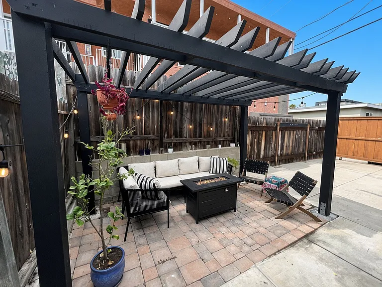 2320 Meade Ave — Photo 14