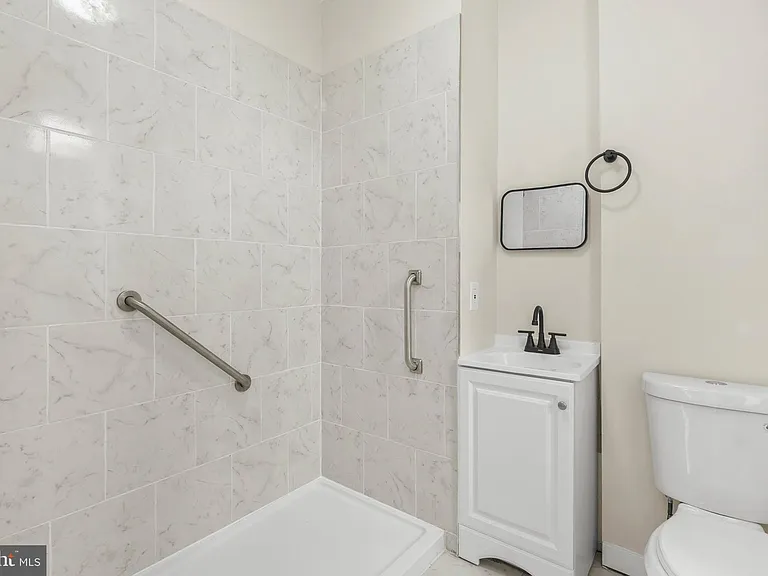 5431 Stewart St — Photo 32