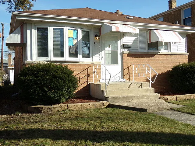 825 Marshall Ave photo 1