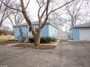 411 E Nerge Rd, Roselle, IL