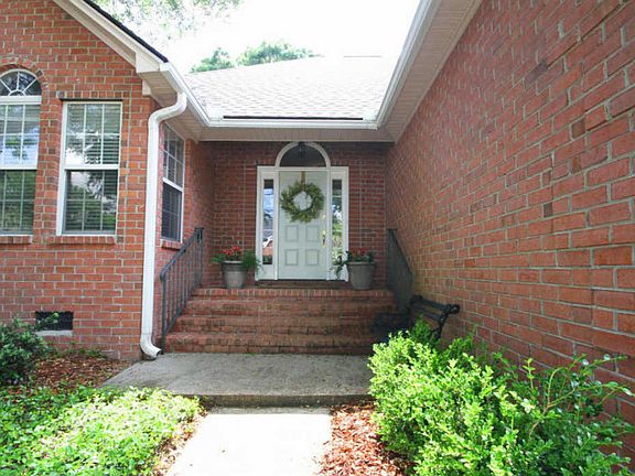 3rd image of 1414 Waterlily Dr