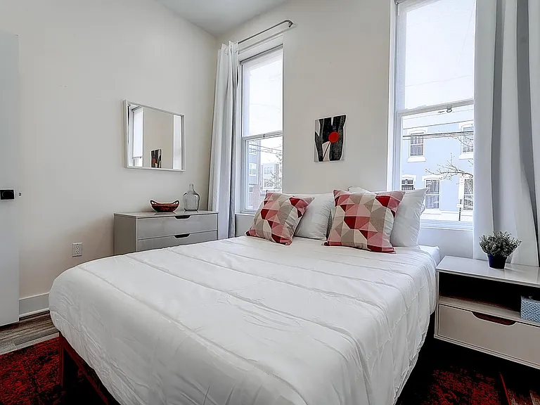 2203 Catharine St #1 — Photo 21