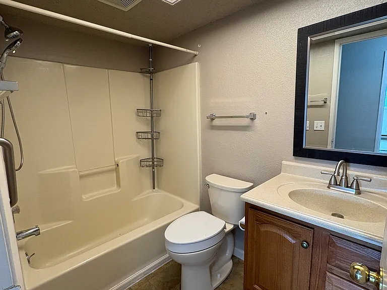 489 N Joseph Ave — Photo 5