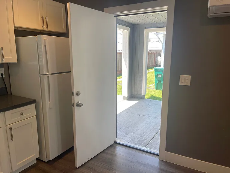 1526 N Sierra Nevada St — Photo 16