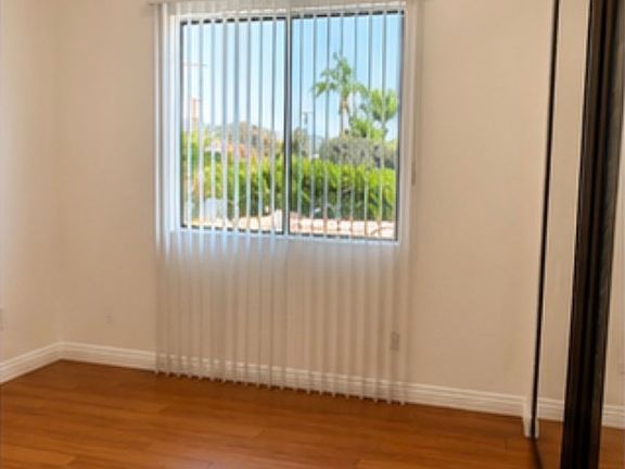 4th image of 504 E Acacia Ave #6
