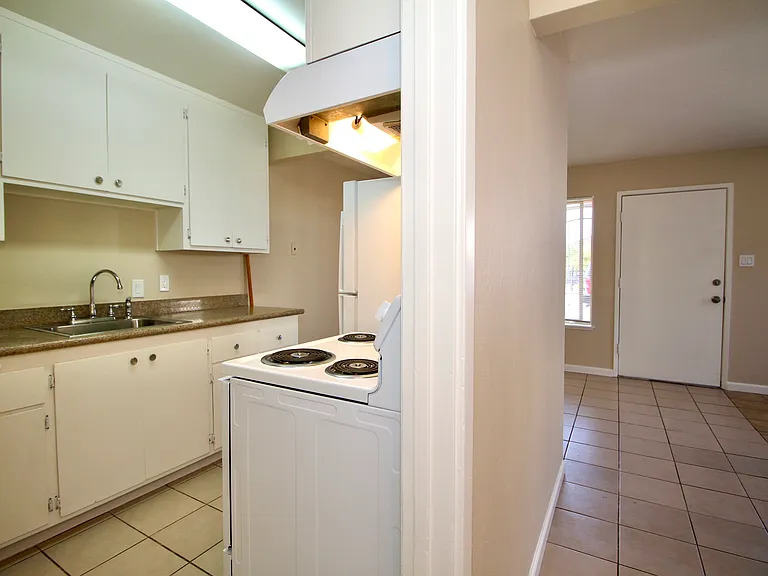 205 Smalley Ave #1 — Photo 8