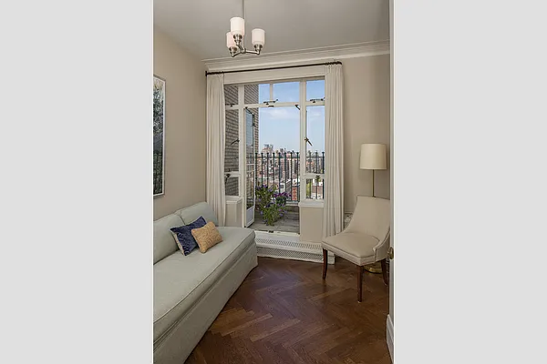 Sold by Stribling | media 15