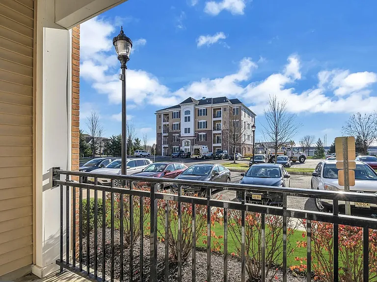 1113 Halifax Pl — Photo 14