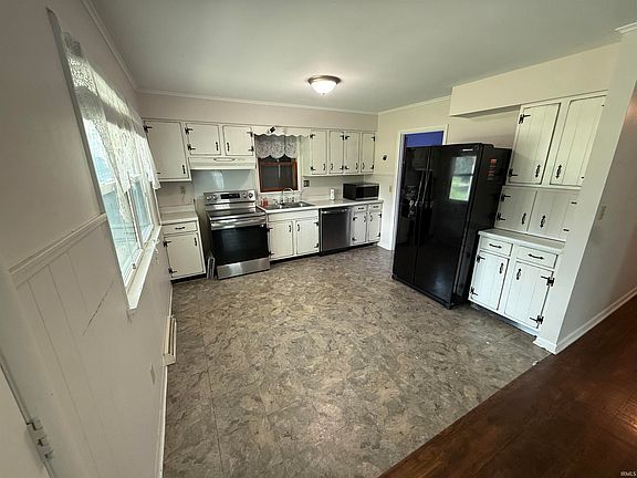 5th image of 1420 Dewolf St