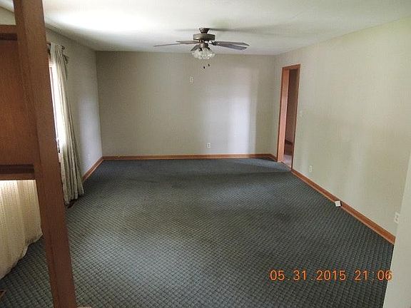 FRONT LIVING AREA