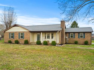 565 N Palmers Chapel Rd, White House, TN 37188