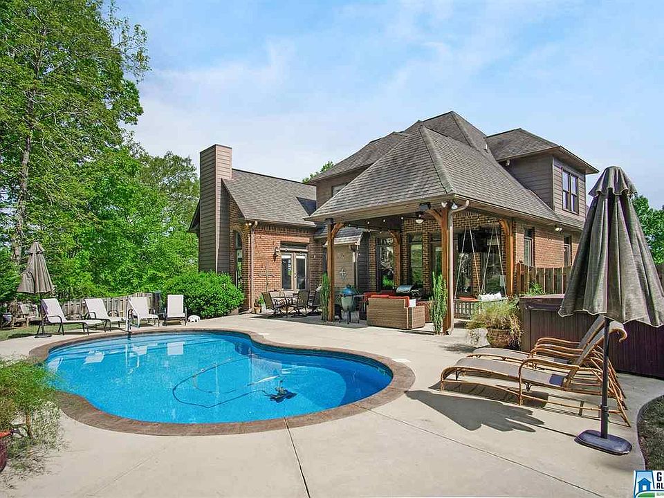 1st image of 233 River Oaks Dr