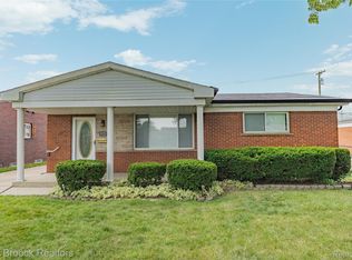 1573 Westbrook Dr, Madison Heights, MI 48071