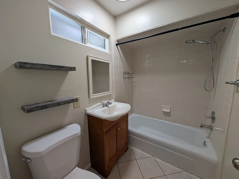 1261 Gloria Dr — Photo 15