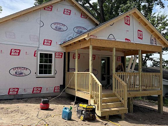 3rd image of 367 Mary Gray Ln