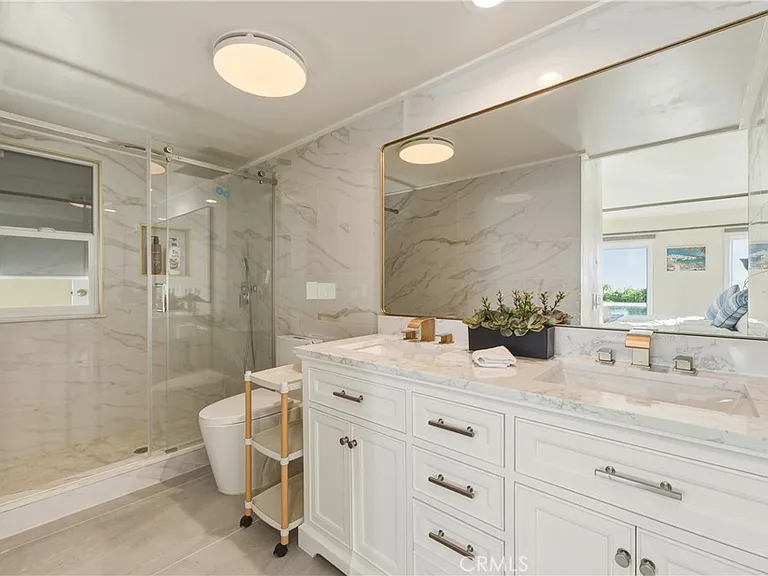883 Katella St — Photo 23